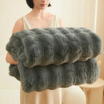 Soft Fleece Cover Blanket – Warm & Lightweight