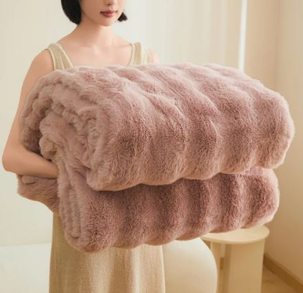 Soft Fleece Cover Blanket – Warm & Lightweight