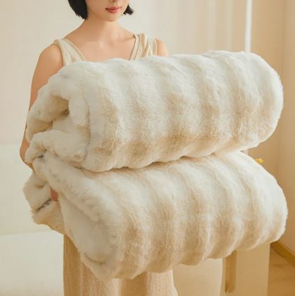 Soft Fleece Cover Blanket – Warm & Lightweight