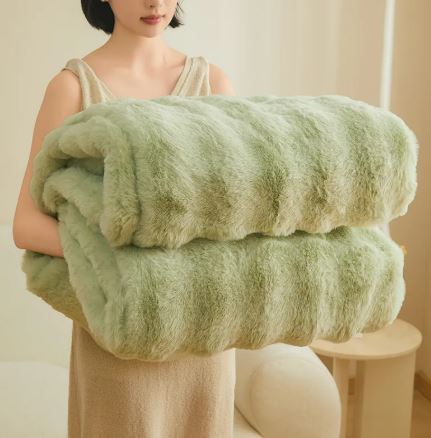 Soft Fleece Cover Blanket – Warm & Lightweight
