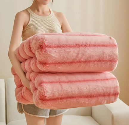 Soft Fleece Cover Blanket – Warm & Lightweight